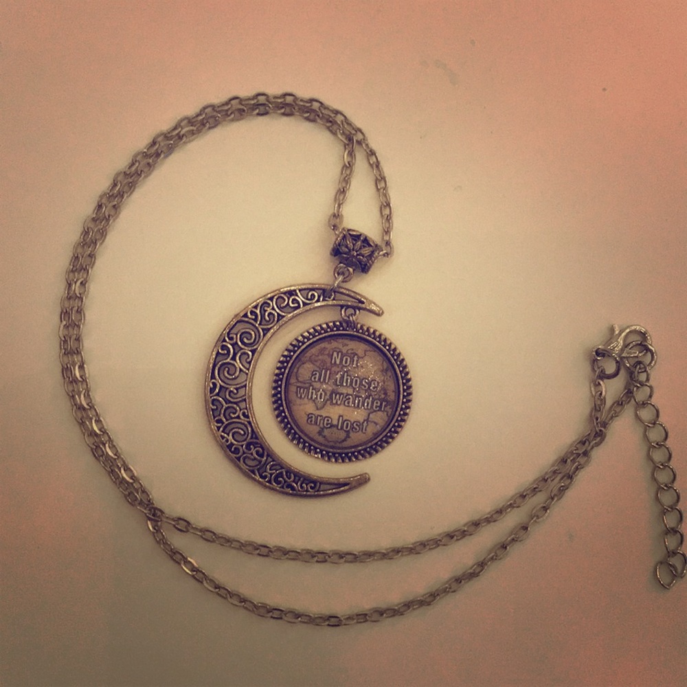 Moon crescent inspiring necklace